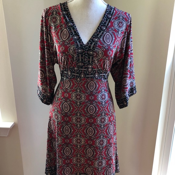 Body Central Dresses & Skirts - Body central paisley print kimono sleeved dress